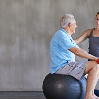 Dry Hair in Winter: Why It Happens and How You Can Fix It